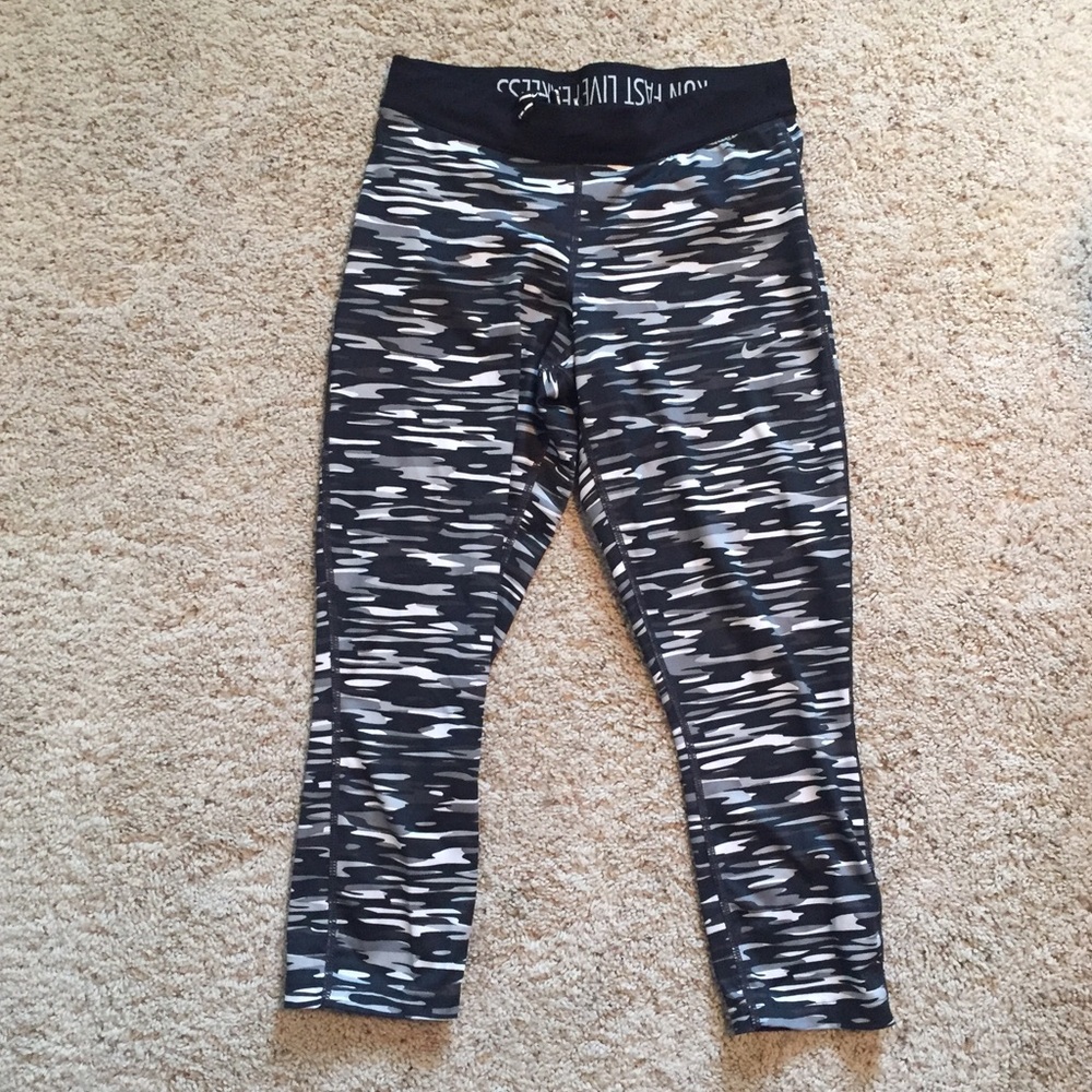 Nike Camouflage Cropped Running Pants